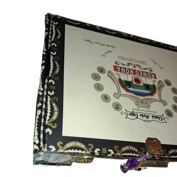 DARLING 9-inch Vintage HOLLYWOOD 9 by 8 inch LARGE Box Purse - Picture 13 of 14